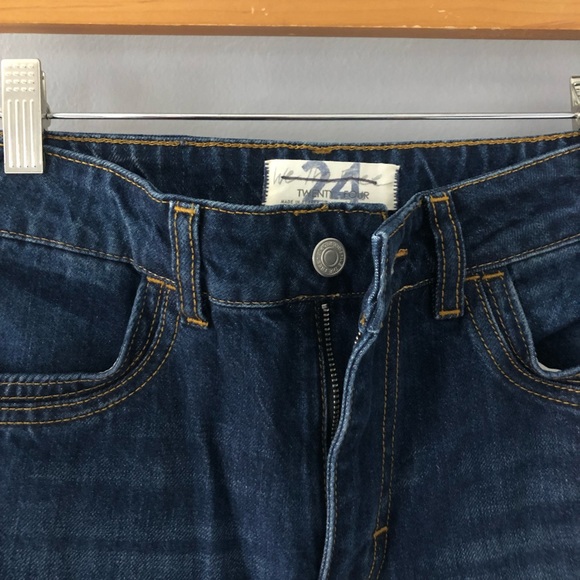 We The Free Straight Leg Frayed Hem Jeans Dark Wash NWOT 24 - Picture 3 of 11